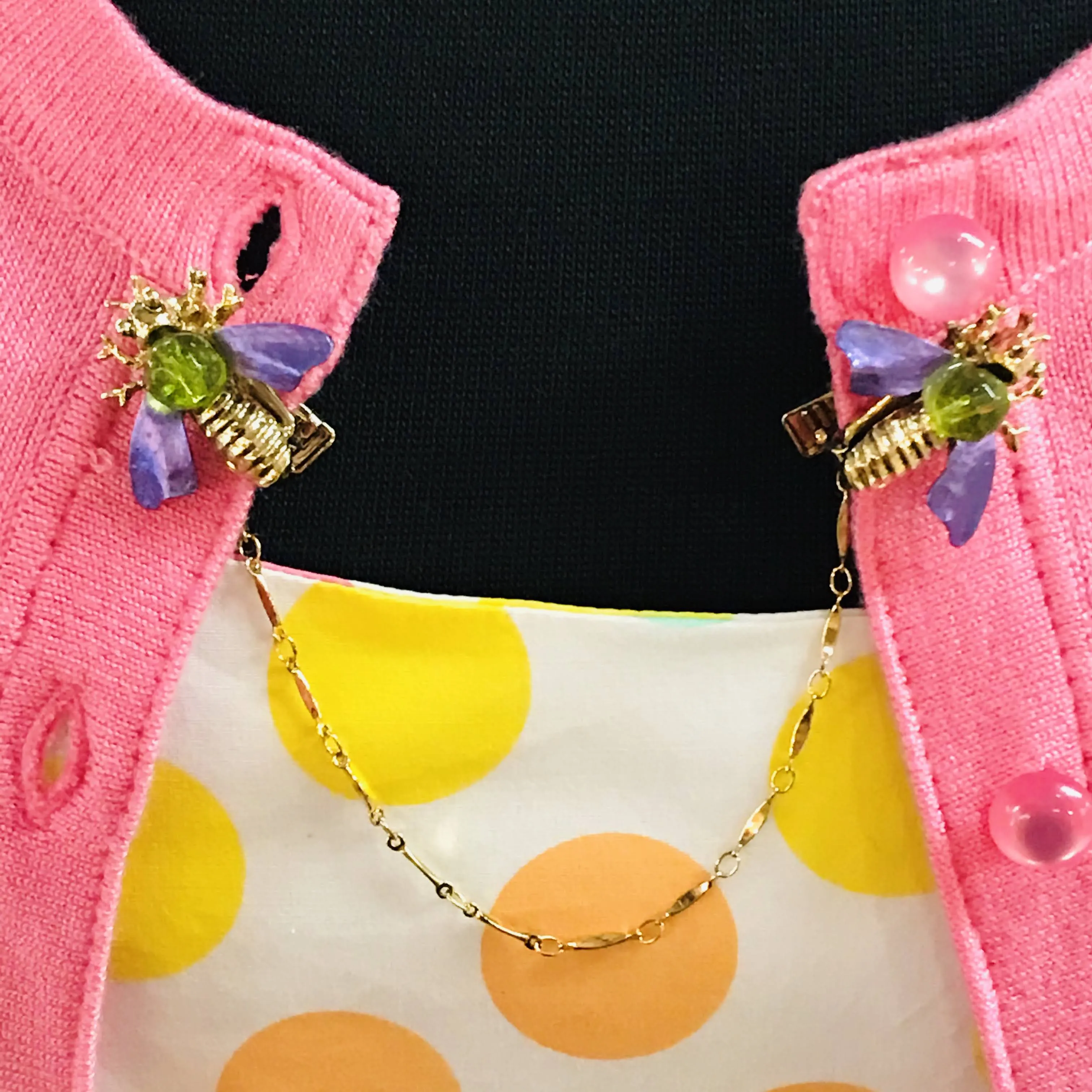 Bee Collar Clips