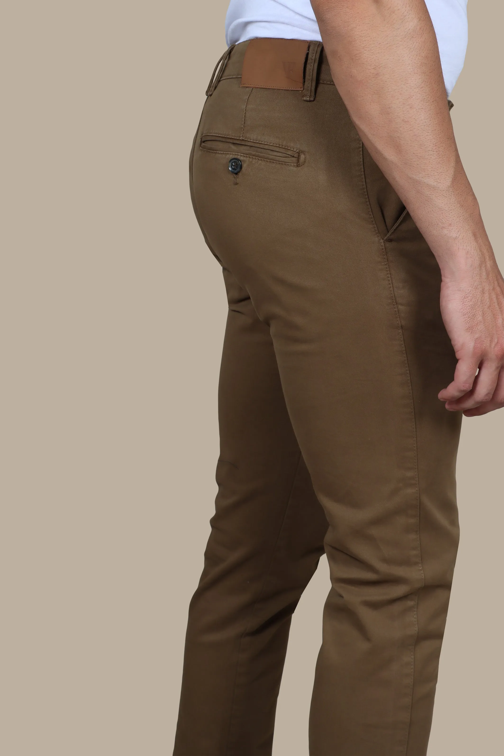 Espresso Elegance: Chino Slim Fit in Rich Brown