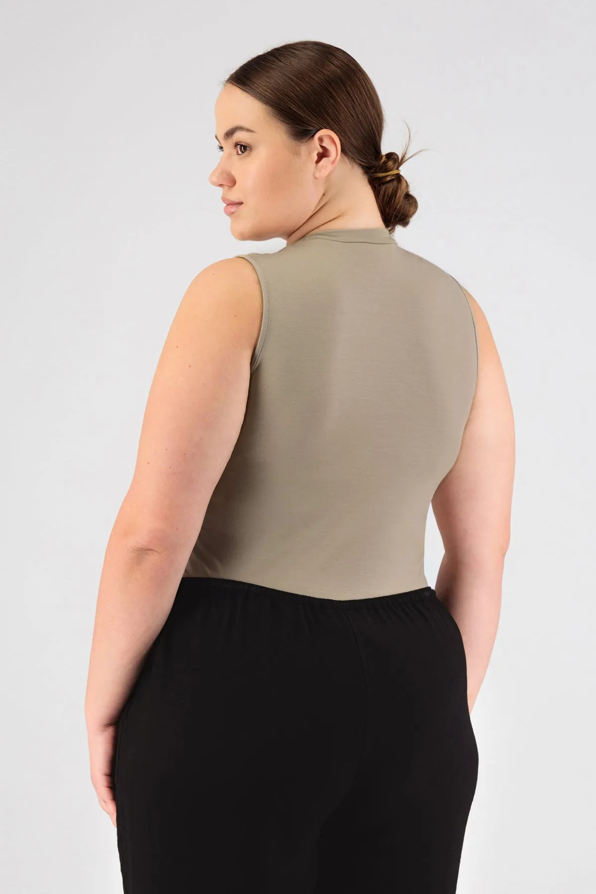 Sleeveless Layer - Sand