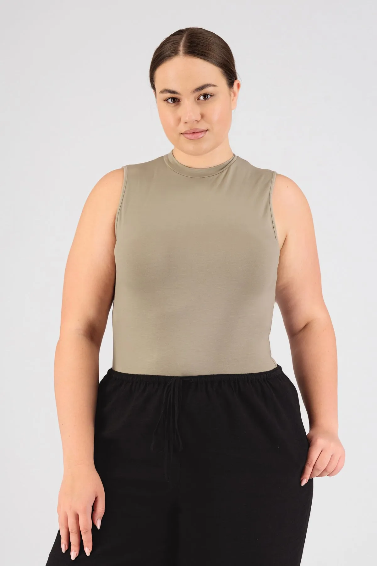 Sleeveless Layer - Sand