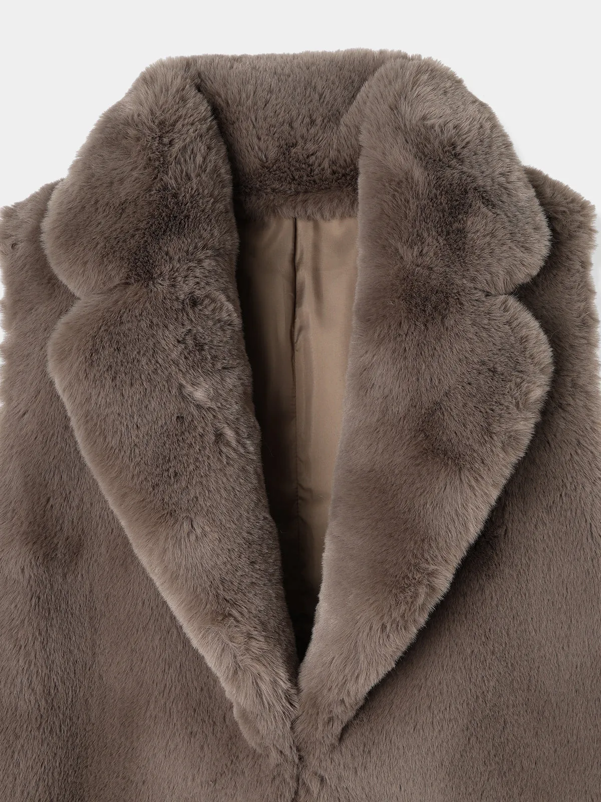 Tailored collar Fur vest